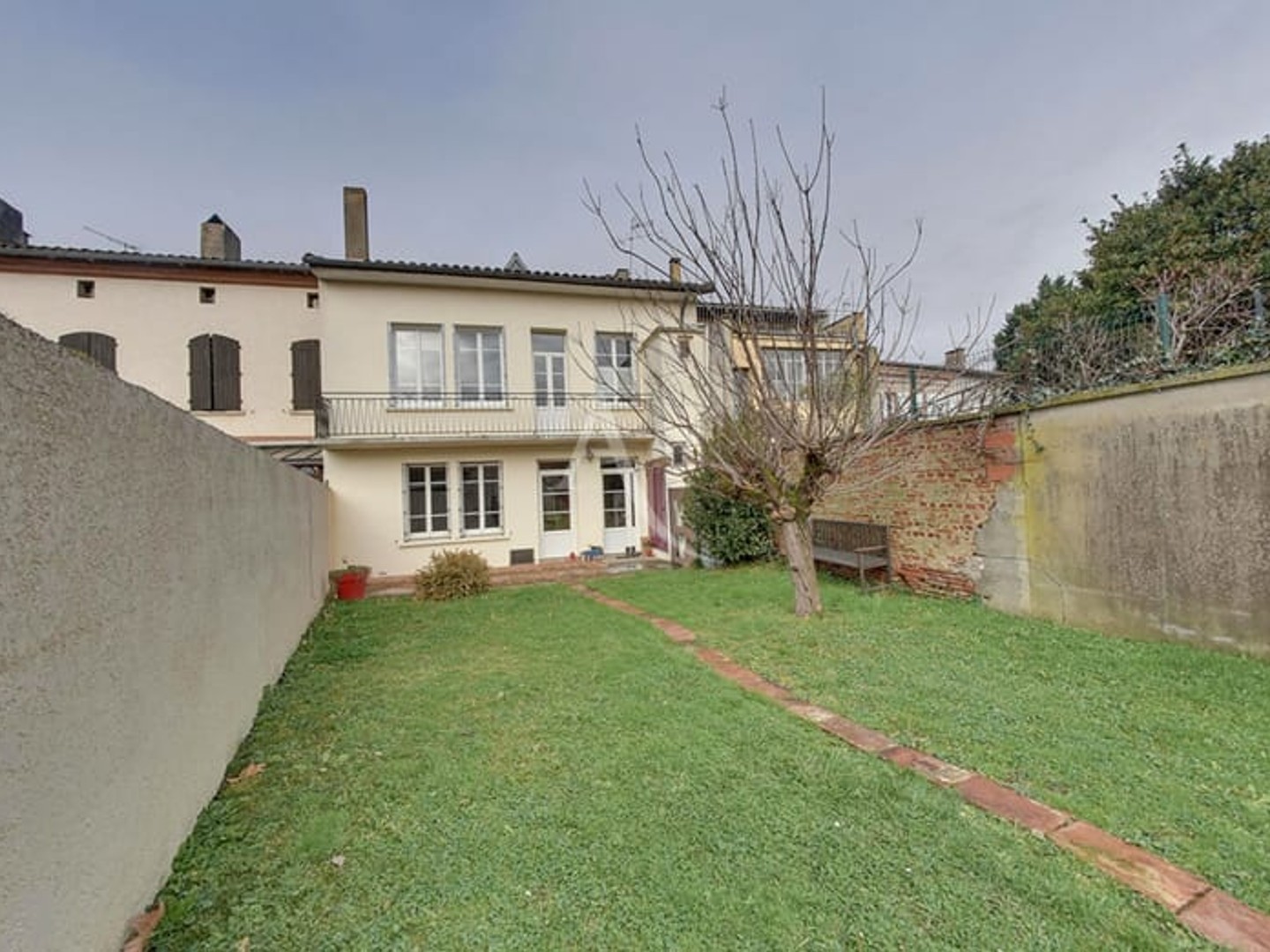 Mas Grenier : Maison de village rénovée 311 m2