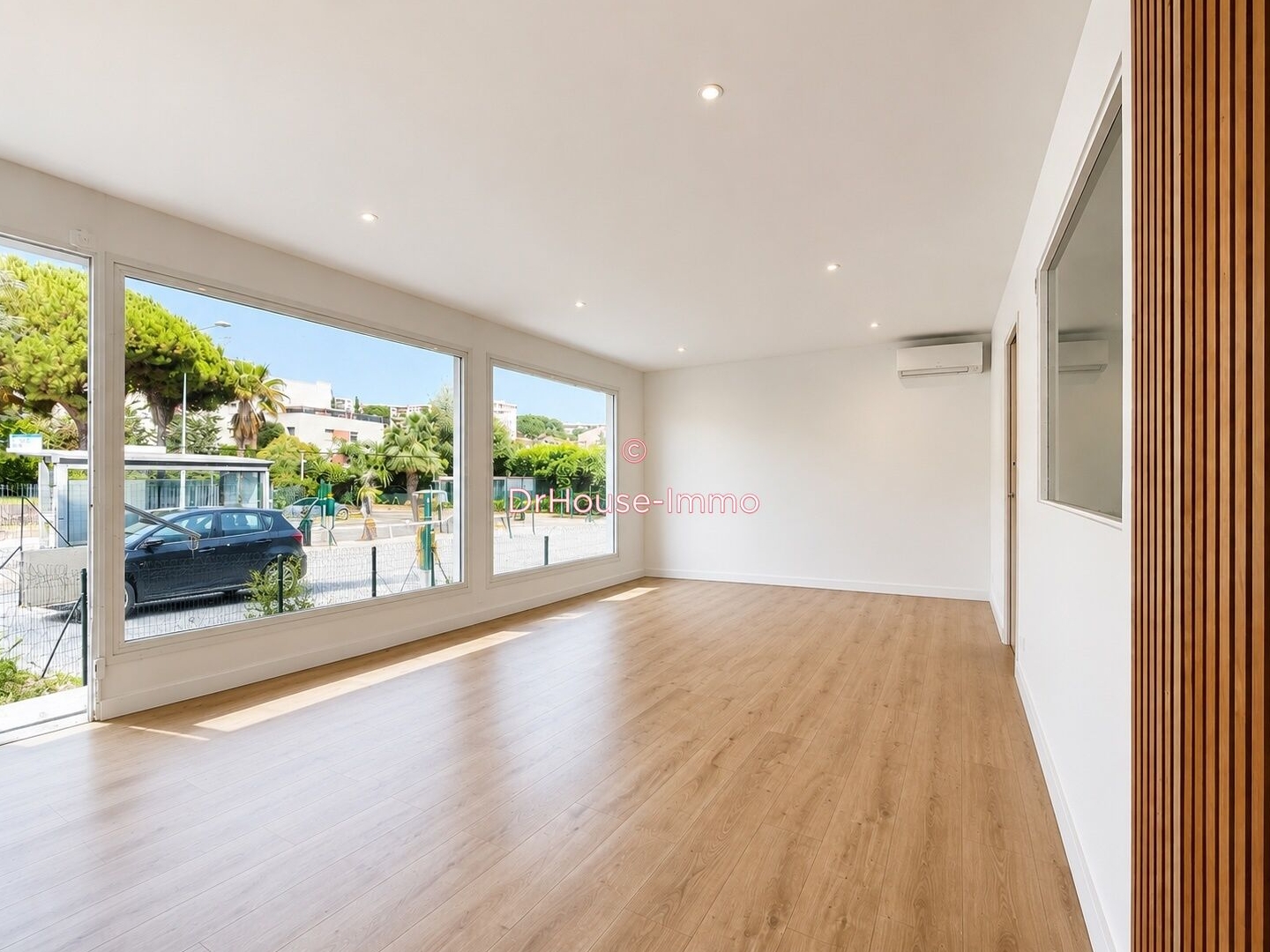 Magasin à vendre - 3 pièces - 69m2 - Cagnes-Sur-Mer (06800)