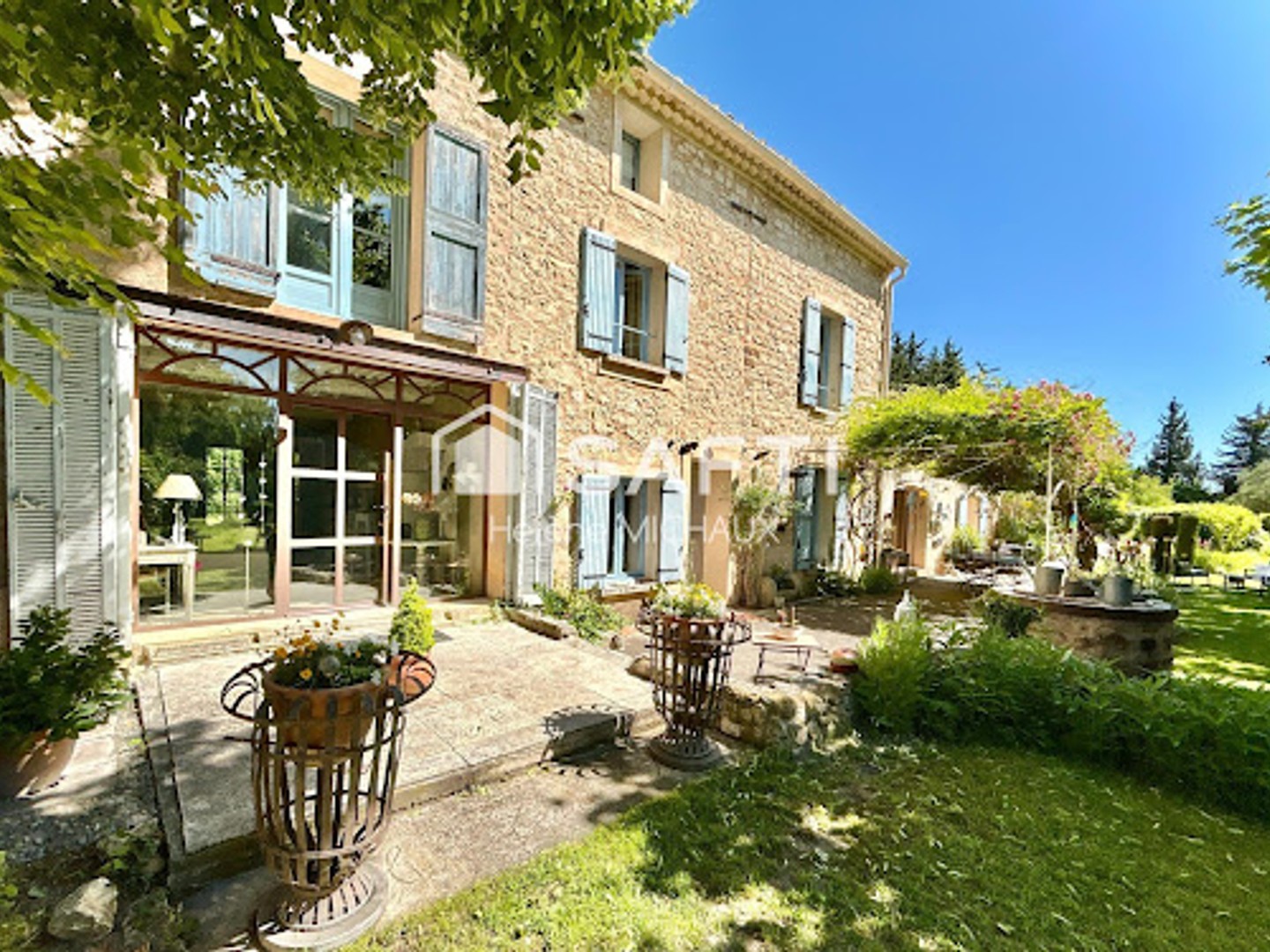 Maison 8 pièces 400 m²