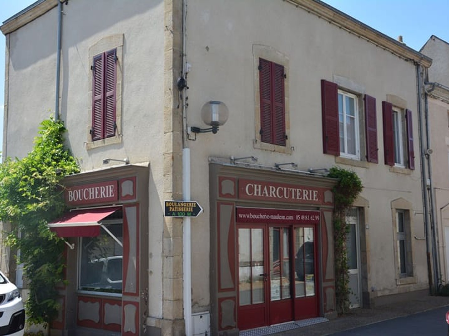 Bureaux 14 pièces 235 m²