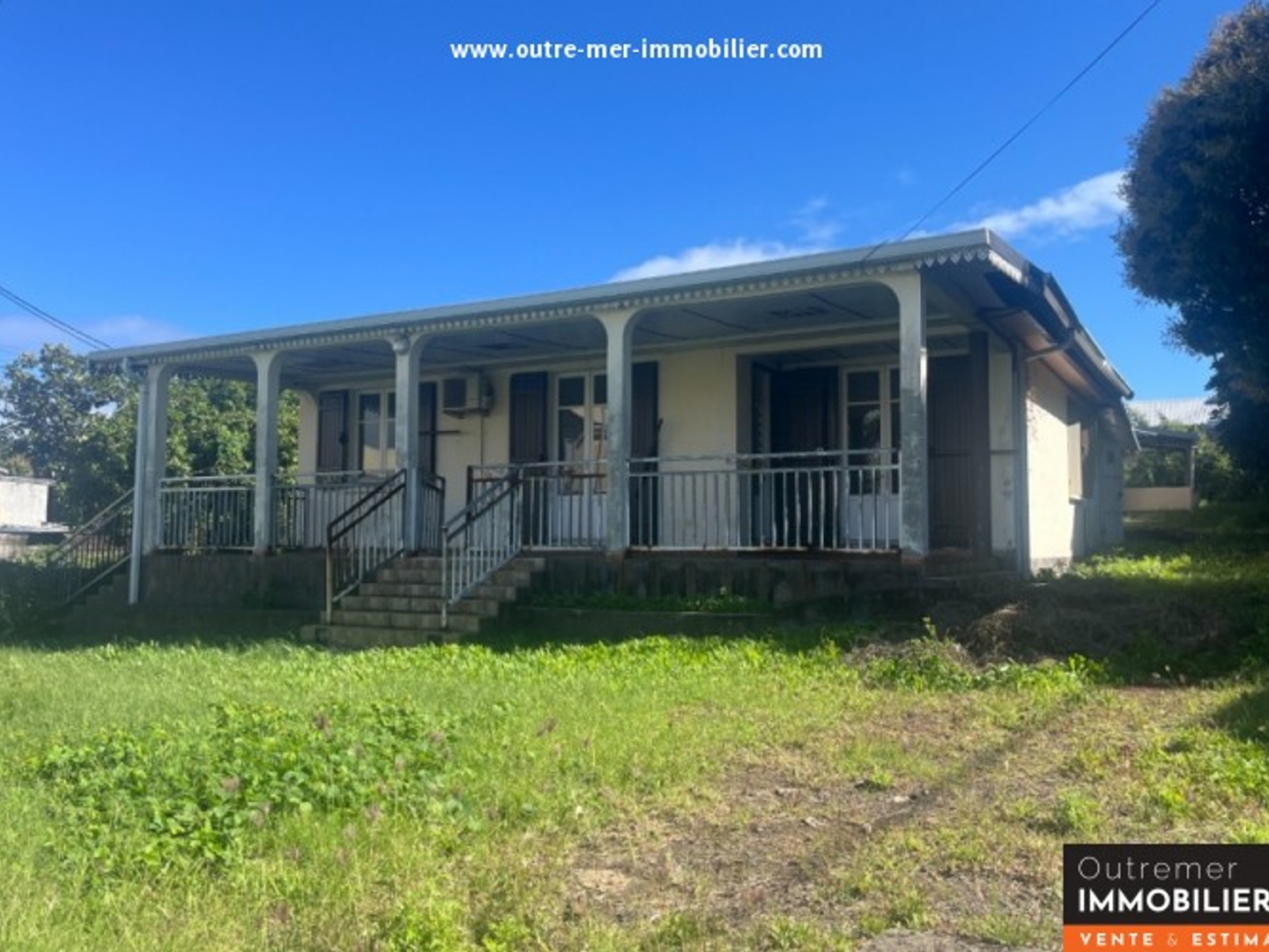 Grande maison et grand terrain Basse terre Saint Pierre