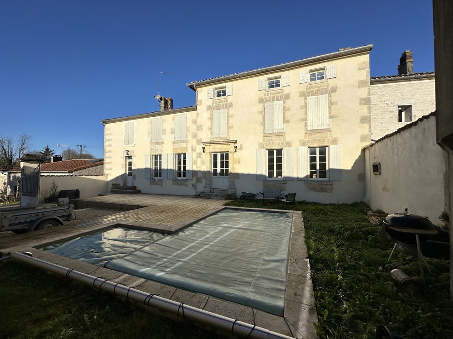 MAISON EN PIERRE RENOVEE PROCHE COGNAC