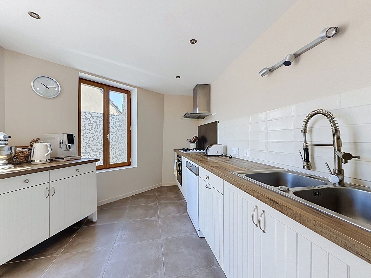 Maison à vendre - 6 pièces - 179m2 - Vexin-Sur-Epte (27630)