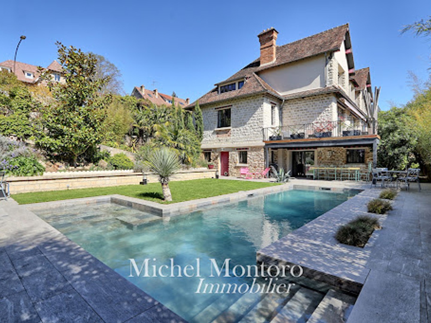 Maison 12 pièces 450 m²