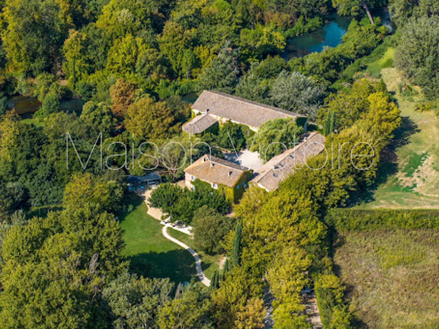 Maison 1313 m²