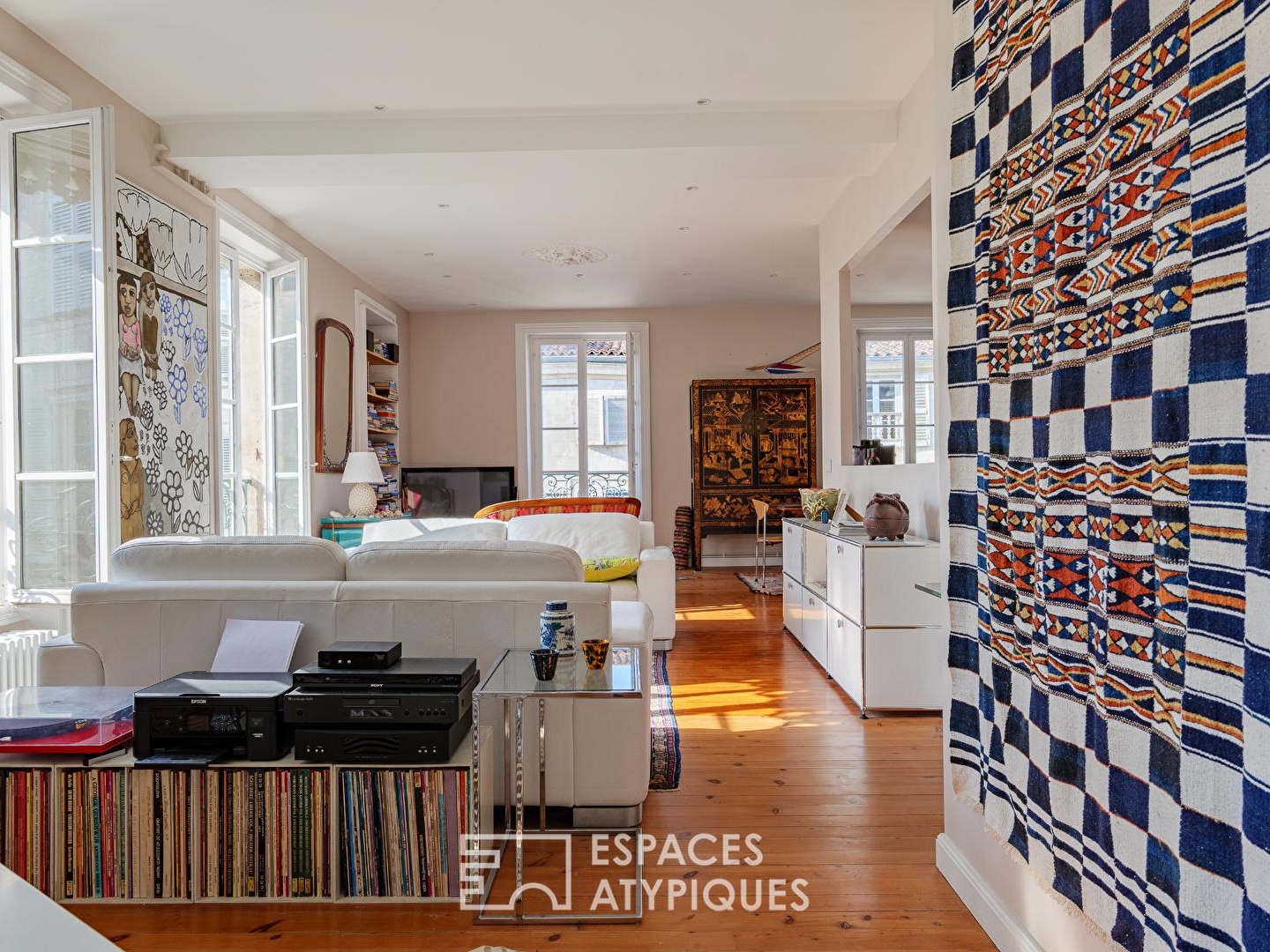 Lumière, volume et prestations soignées pour cet appartement de charme