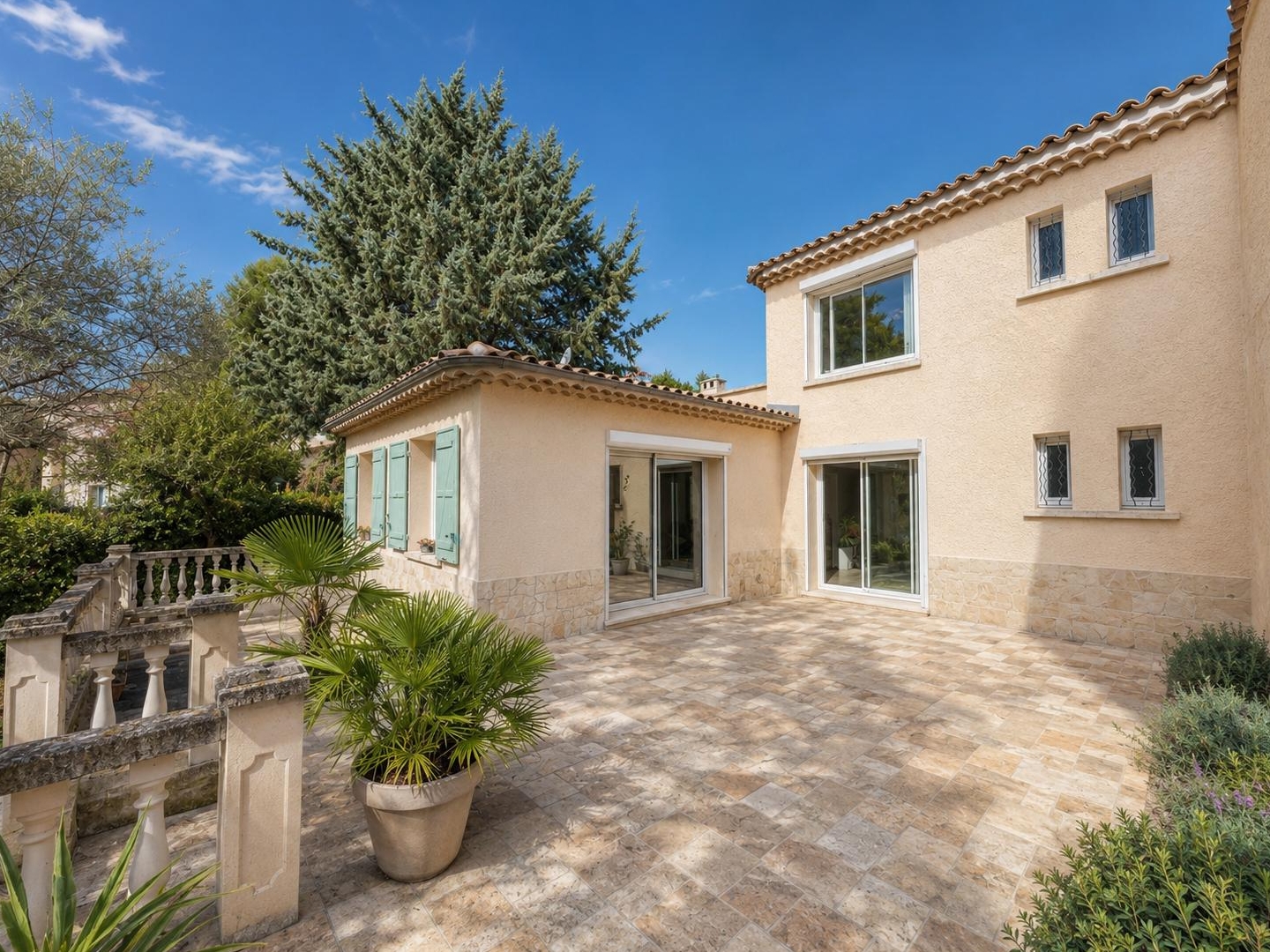 Maison à vendre - 5 pièces - 250m2 - Aix-En-Provence (13090)