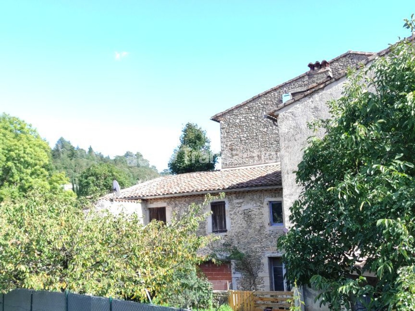 Maison de famille, jardin et dépendances