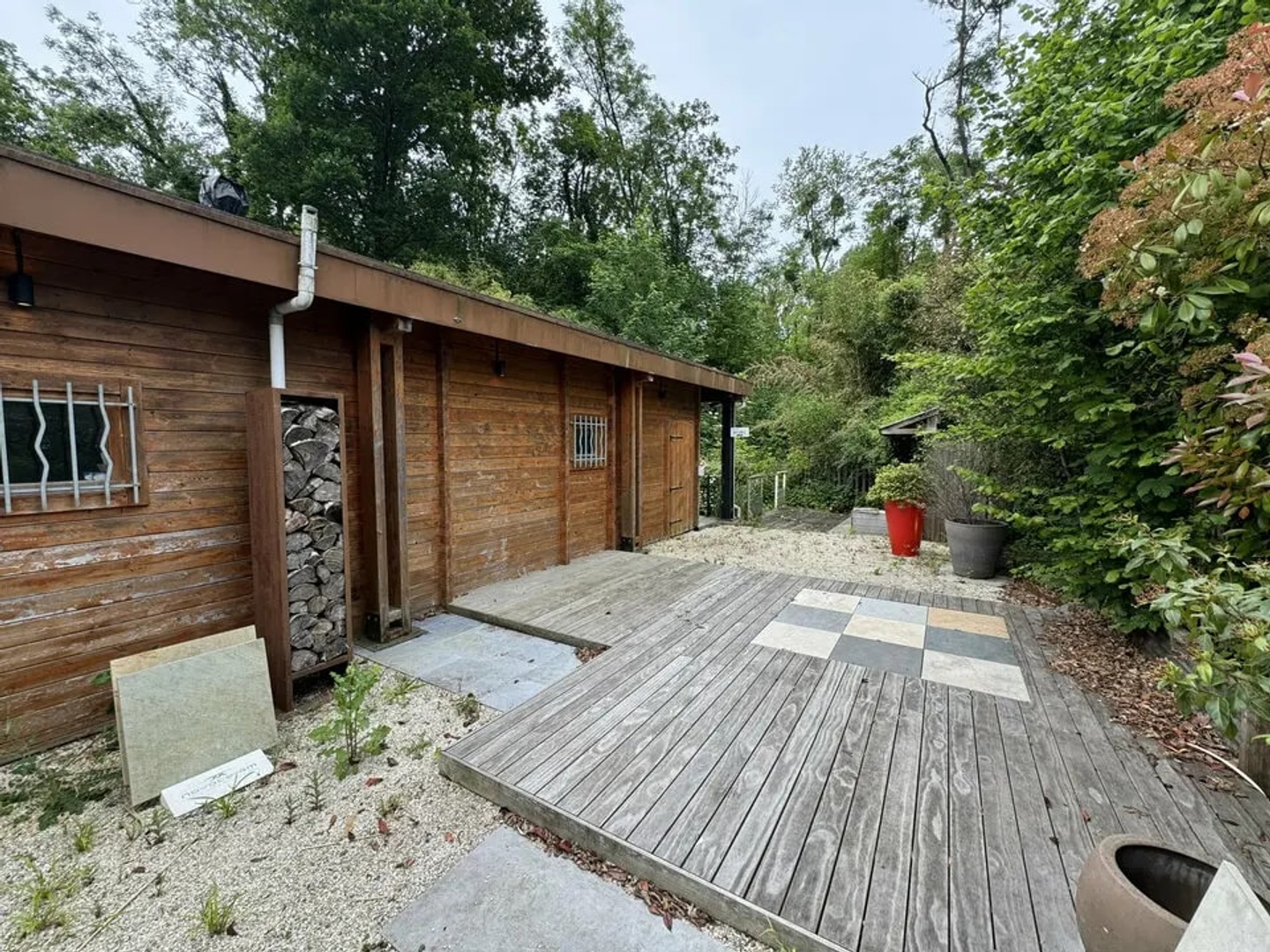 Bureaux et petit stockage sur A VENDRE