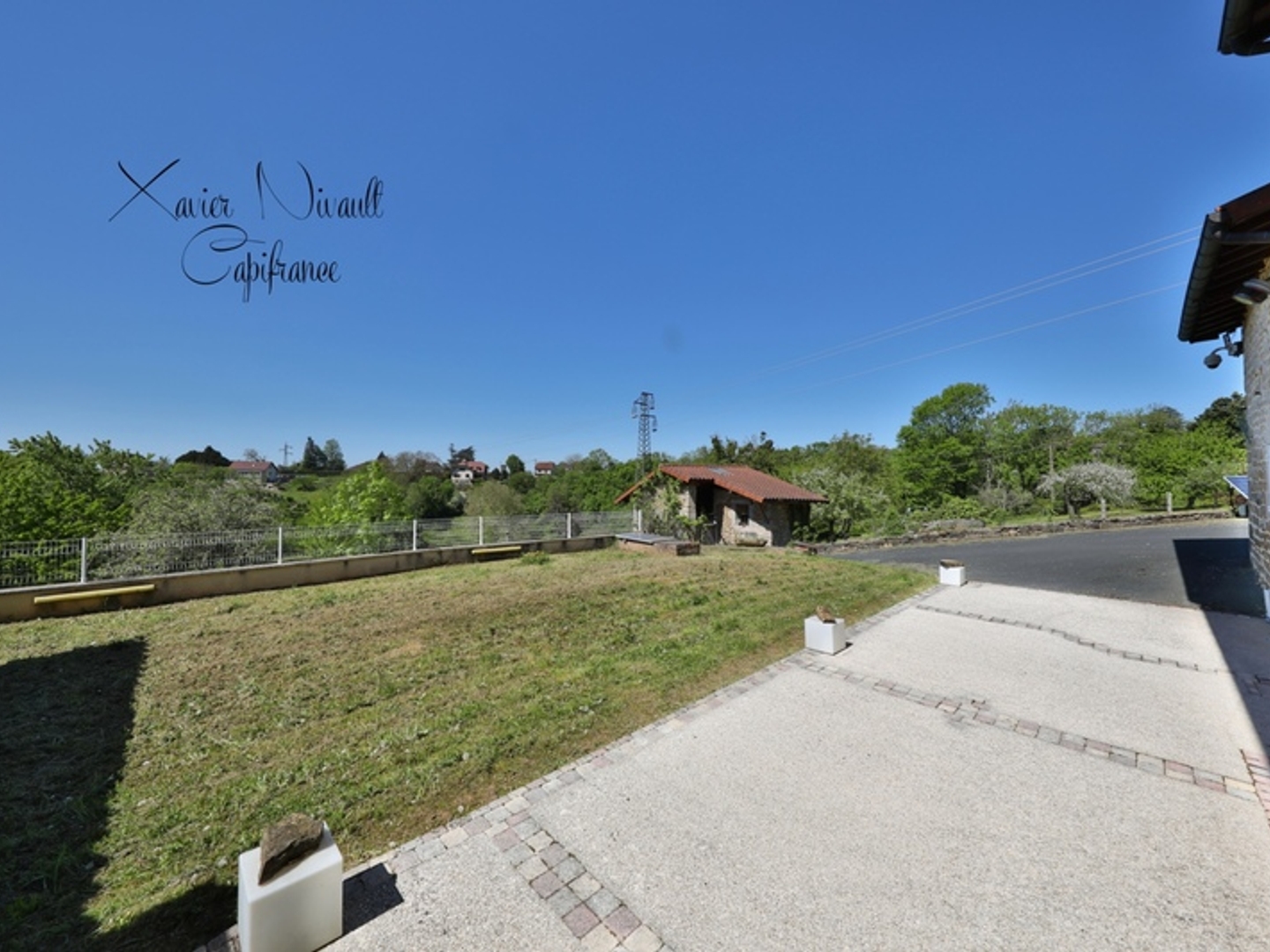 Maison à vendre - 6 pièces - 275m2 - Saint-Amour (39160)