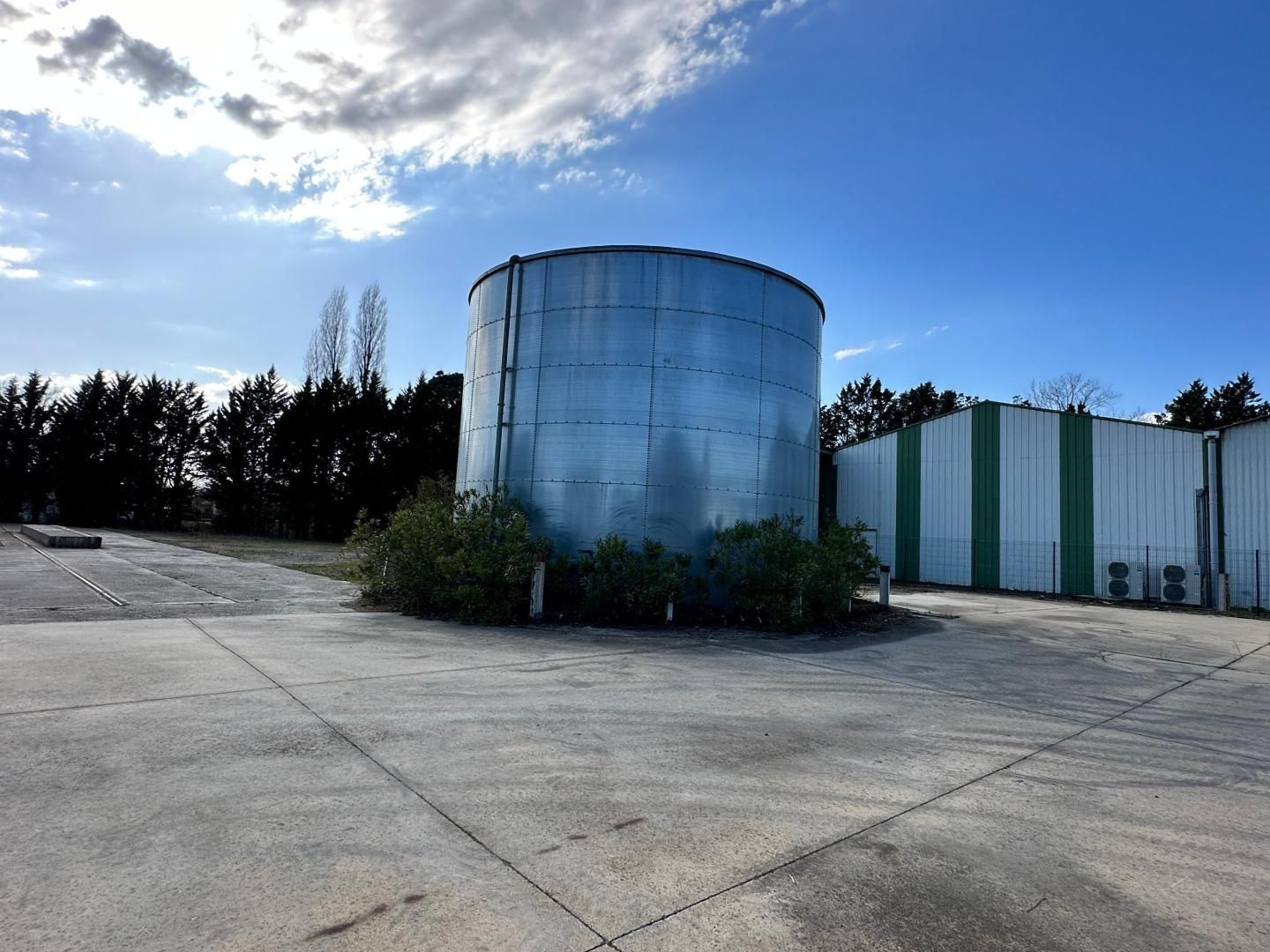 Bureaux à vendre - 4 pièces - 3000m2 - Mont-De-Marsan (40000)