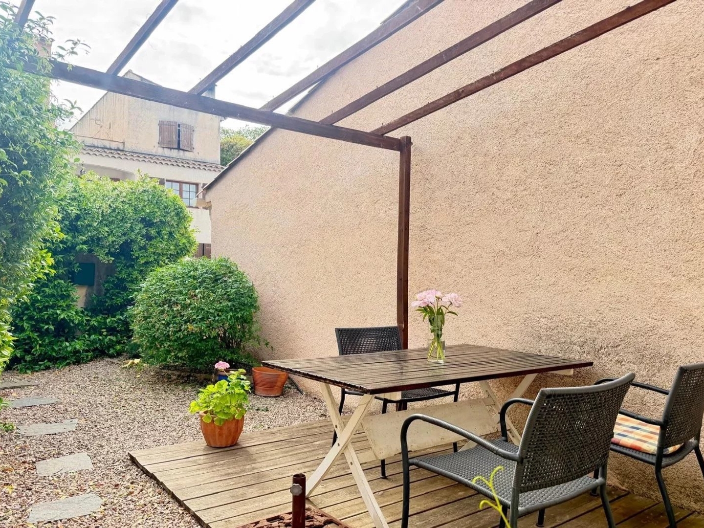 Maison à vendre - 6 pièces - 95m2 - Roquebrune-Sur-Ar... (83520)