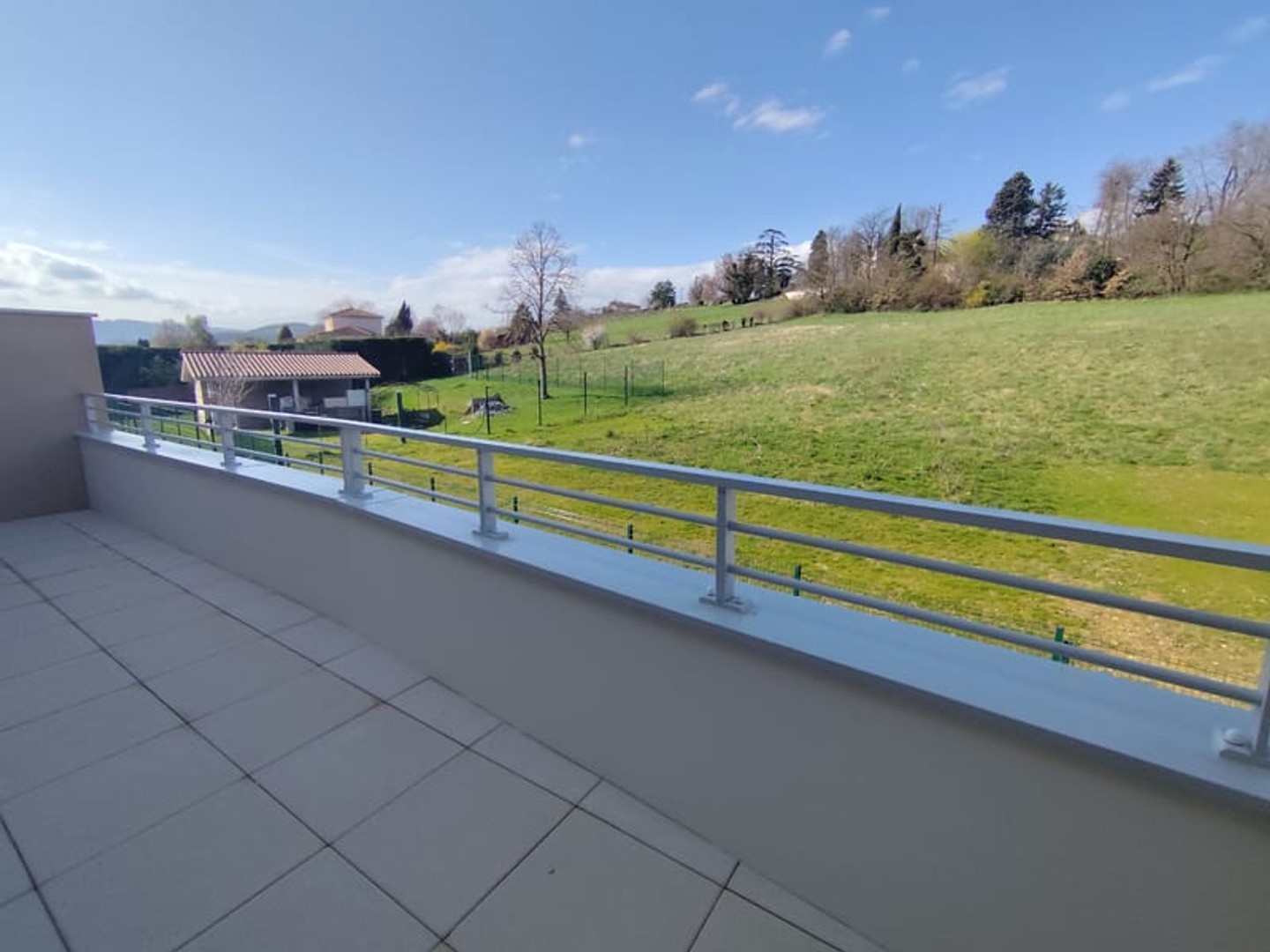 Fleurieux s/ L'Arbresle - Appartement du T3 au T4 avec extérieur et garage.