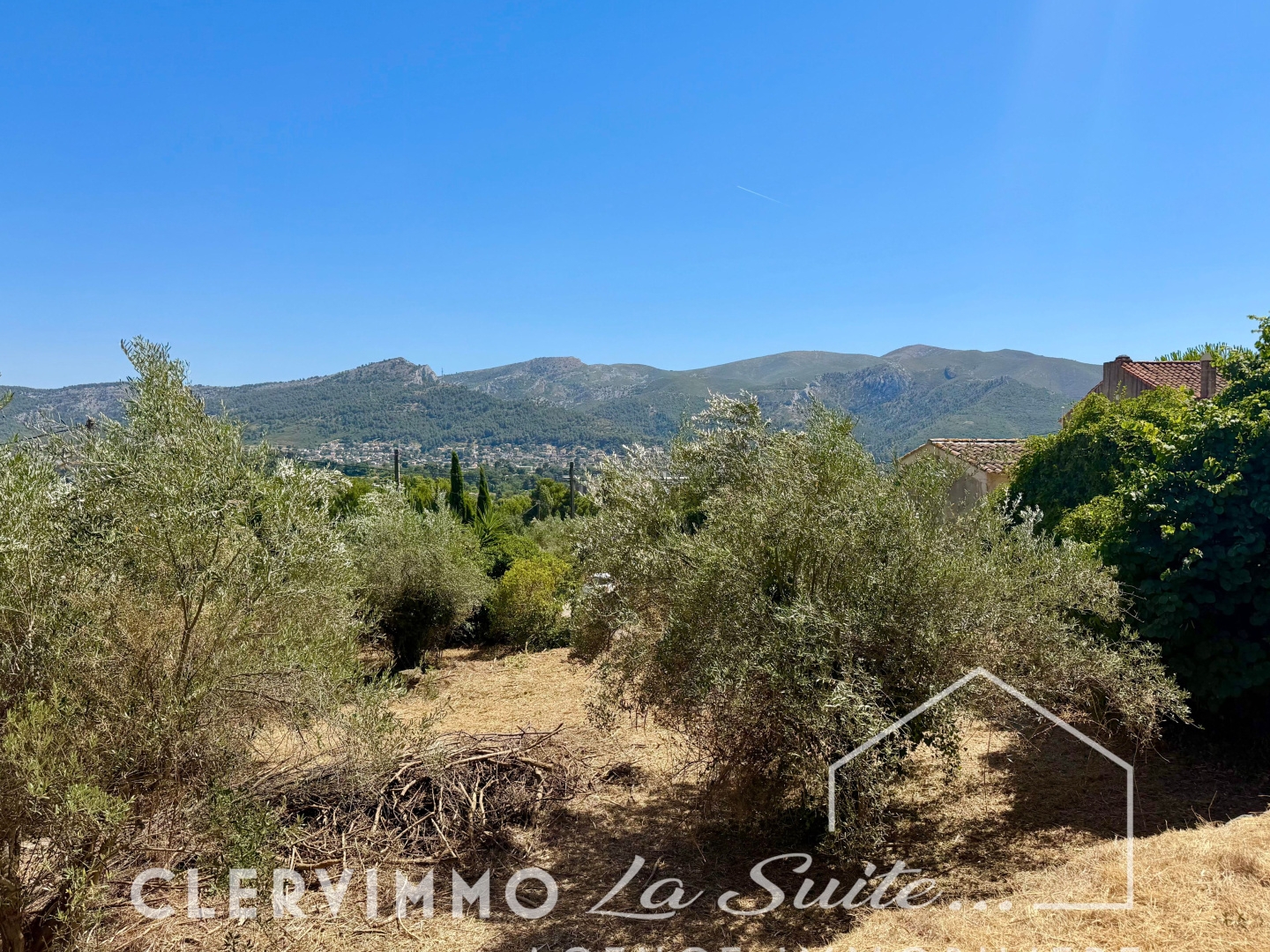 Terrain 2000 m²