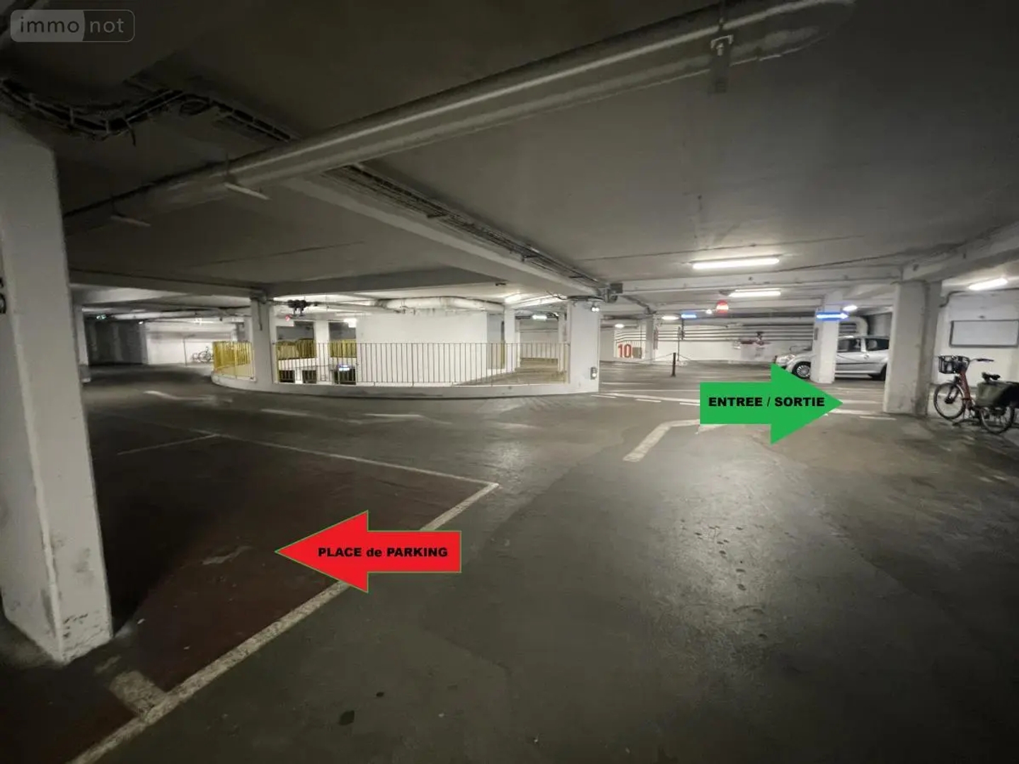 Parking / garage / box à vendre - 11m2 - Le Mans (72000)