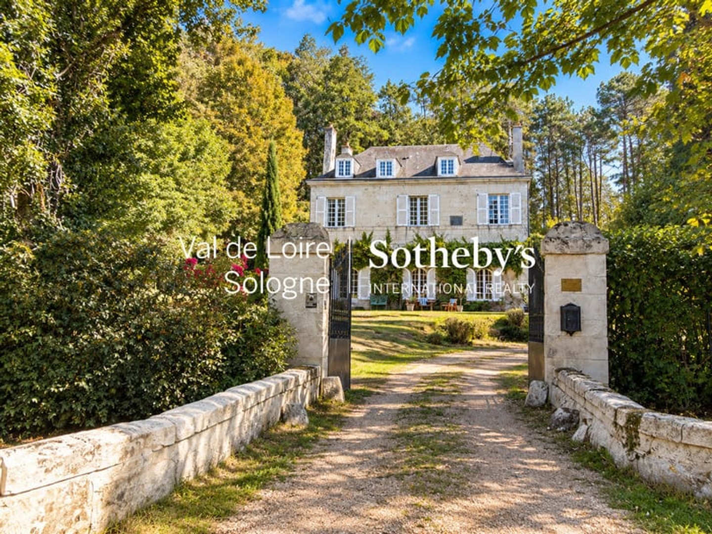 Elegant manoir du XIXe siècle au coeur d'un parc de 1,9 hectare