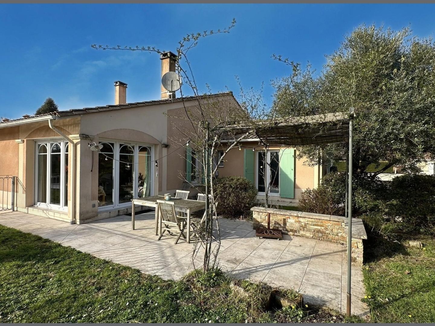 Maison avec piscine au calme !!!