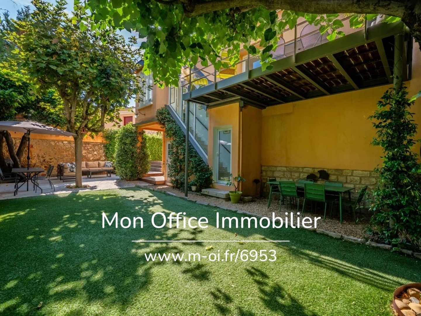 Maison à vendre - 7 pièces - 228m2 - Aix-En-Provence (13090)