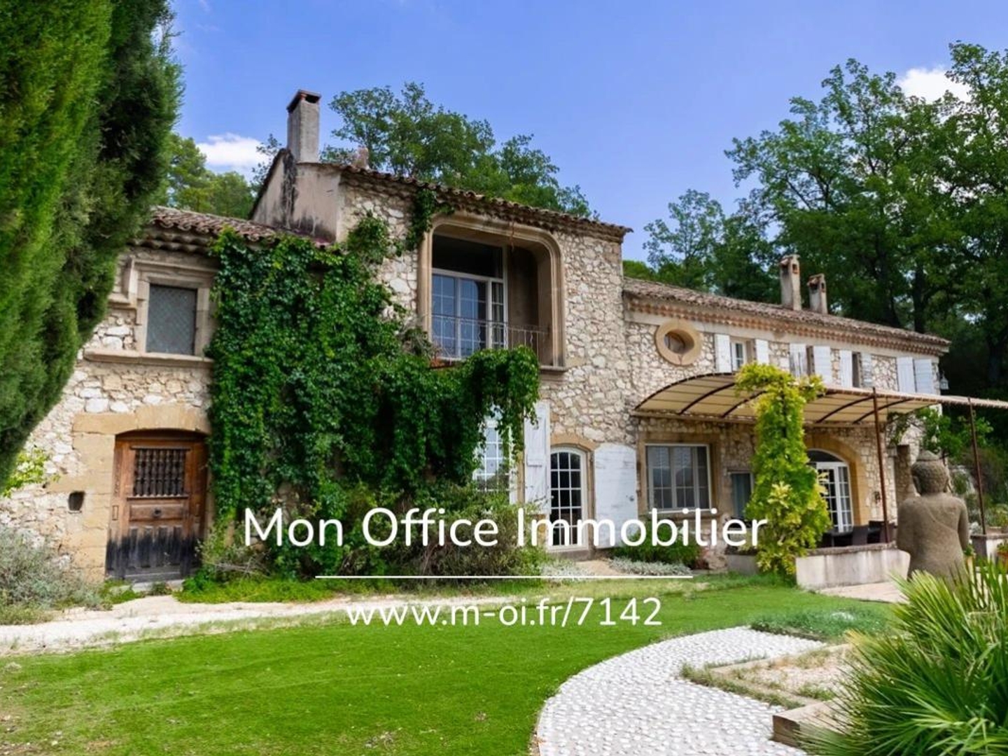Maison à vendre - 10 pièces - 370m2 - Cadenet (84160)