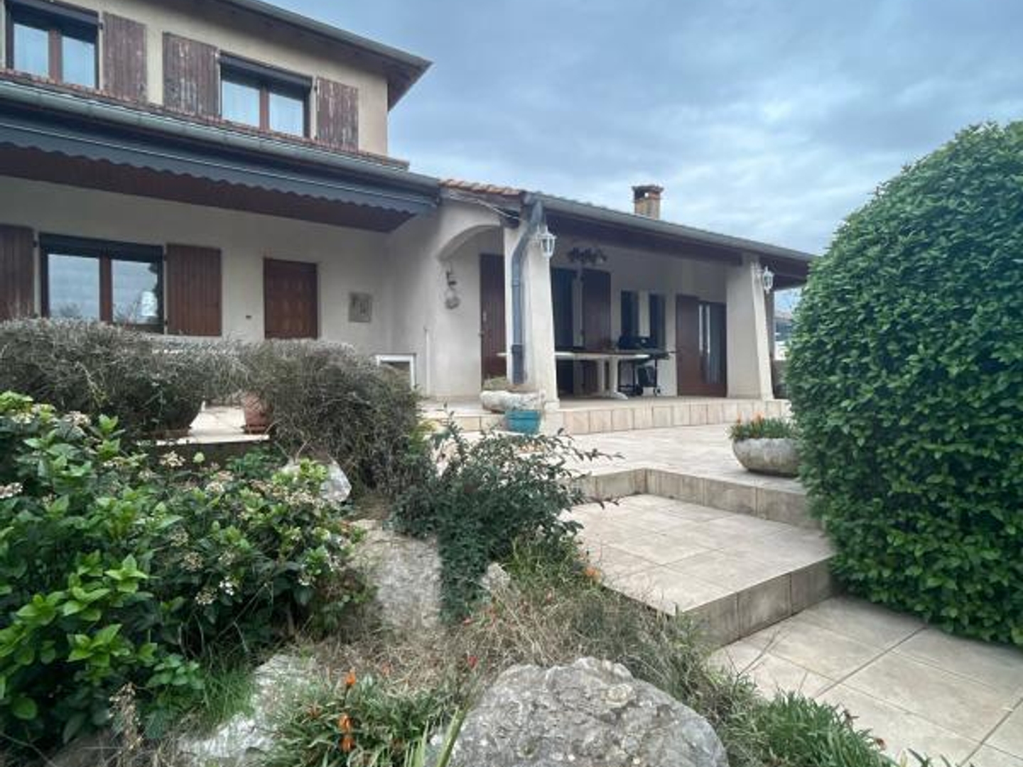 Vends maison bourgeoise - 190 m² - 8 pièces, 4 chambres - Granges-les-Beaumont 26600