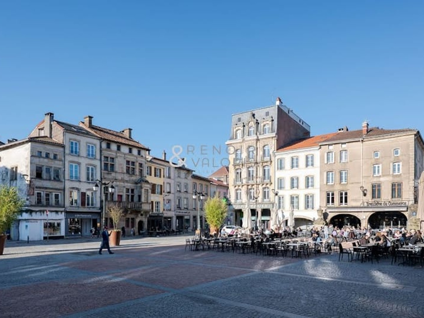 Commerce 136 m²
