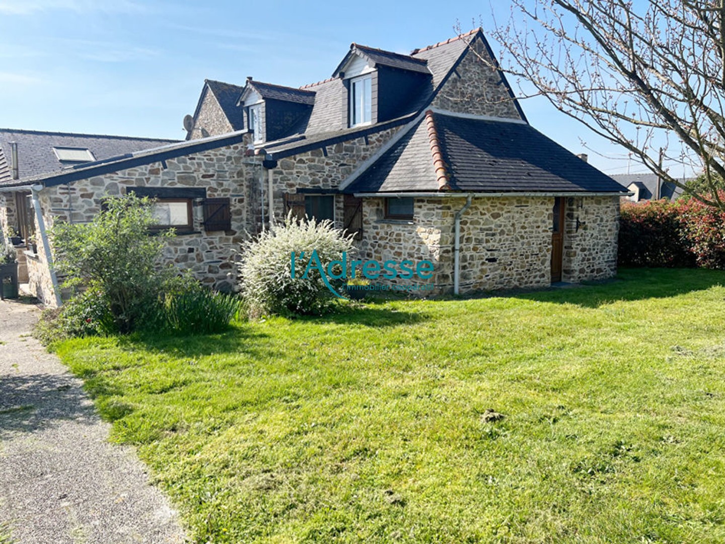 Immeuble à vendre - 6 pièces - 278m2 - Saint-Aubin-Des-C... (44110)