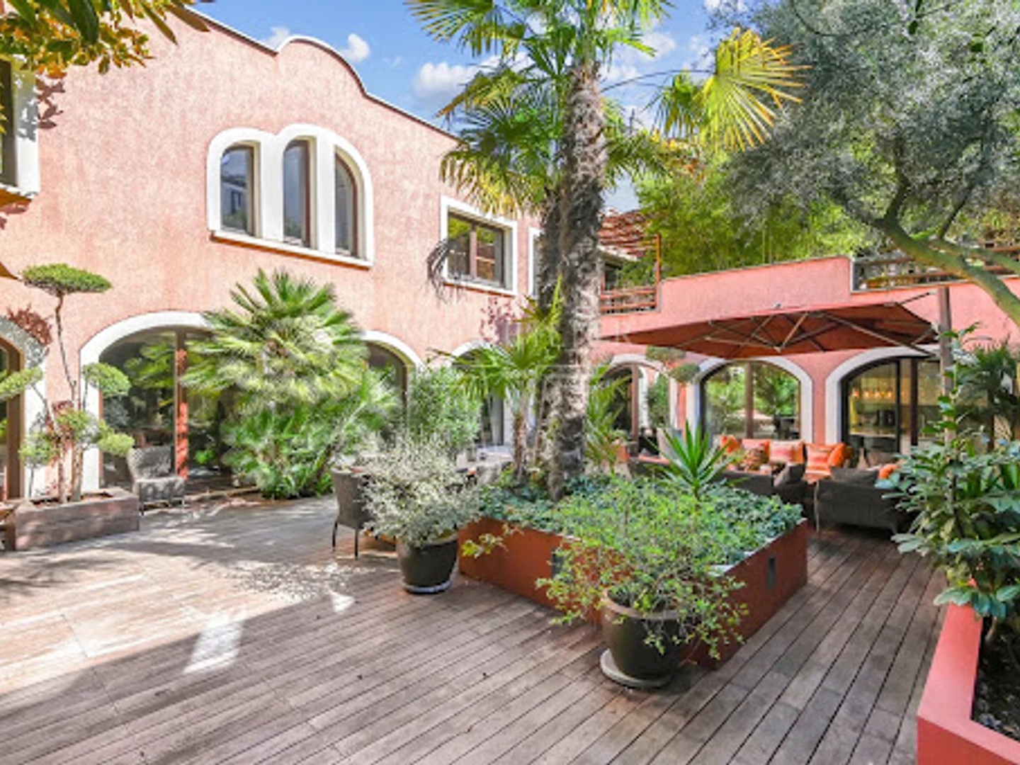 Maison 8 pièces 471 m²