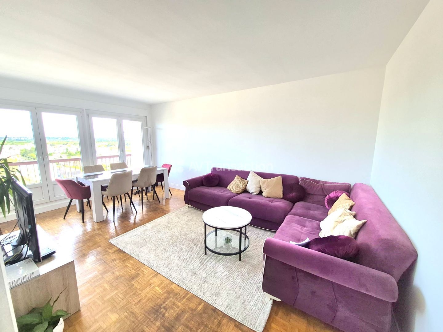 Appartement à vendre - 4 pièces - 82m2 - Bron (69500)