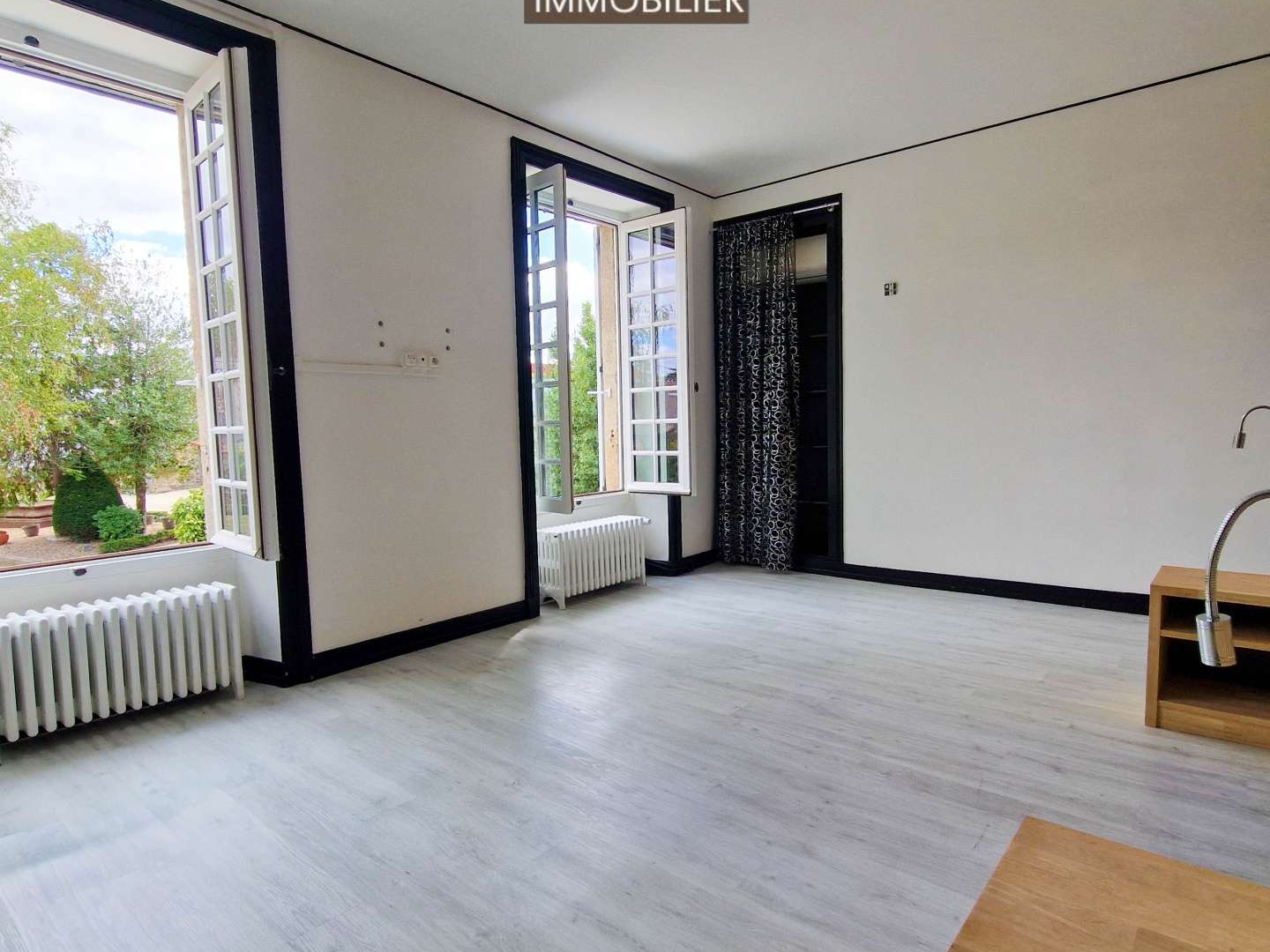 Maison 11 pièces 304 m²