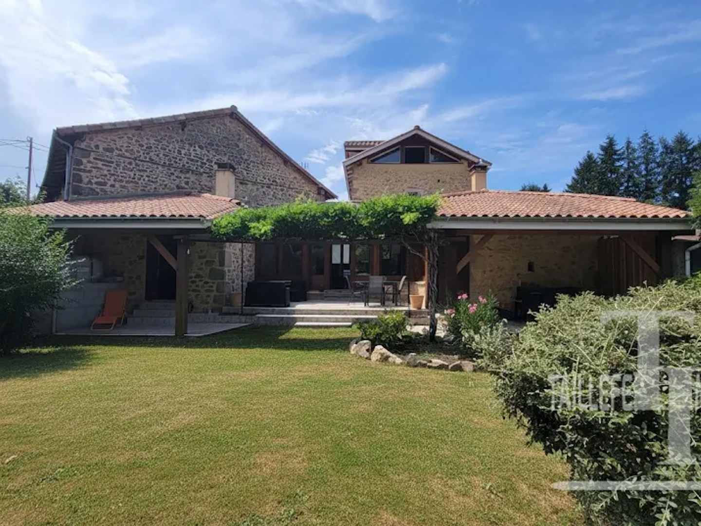 Maison à vendre - 6 pièces - 101m2 - Marval (87440)