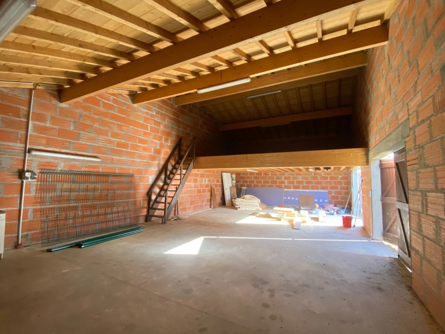 Locaux à vendre - 1 pièce - 140m2 - Croignon (33750)