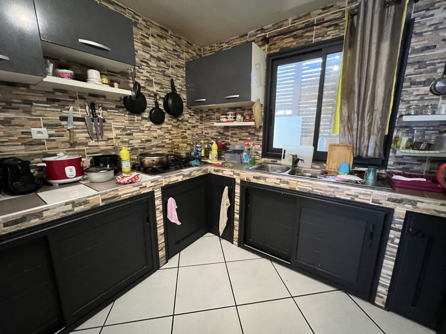 Immeuble à vendre - 6 pièces - 181m2 - Saint-Pierre (97410)