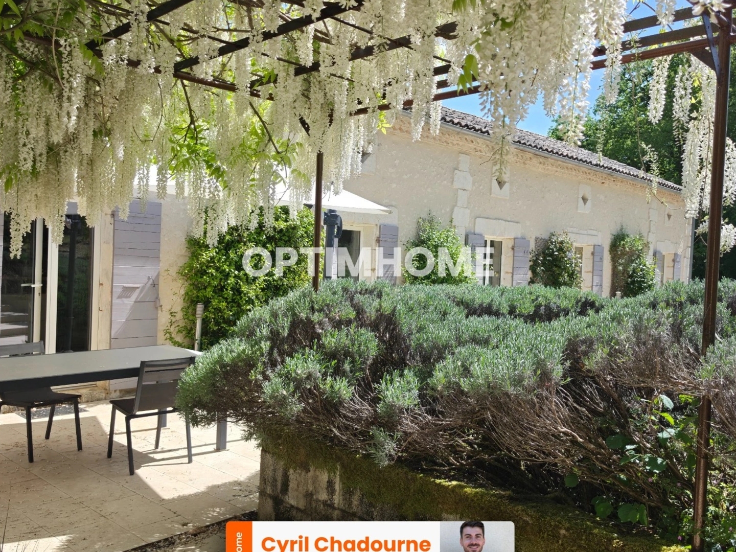 Maison à vendre - 10 pièces - 225m2 - Douville (24140)