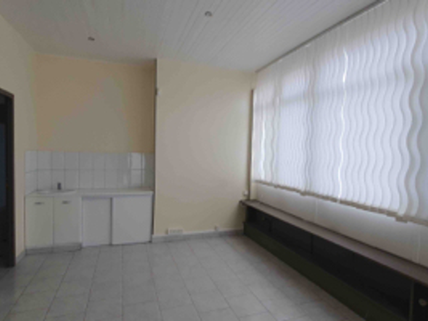 Commerce 2 pièces 107 m²