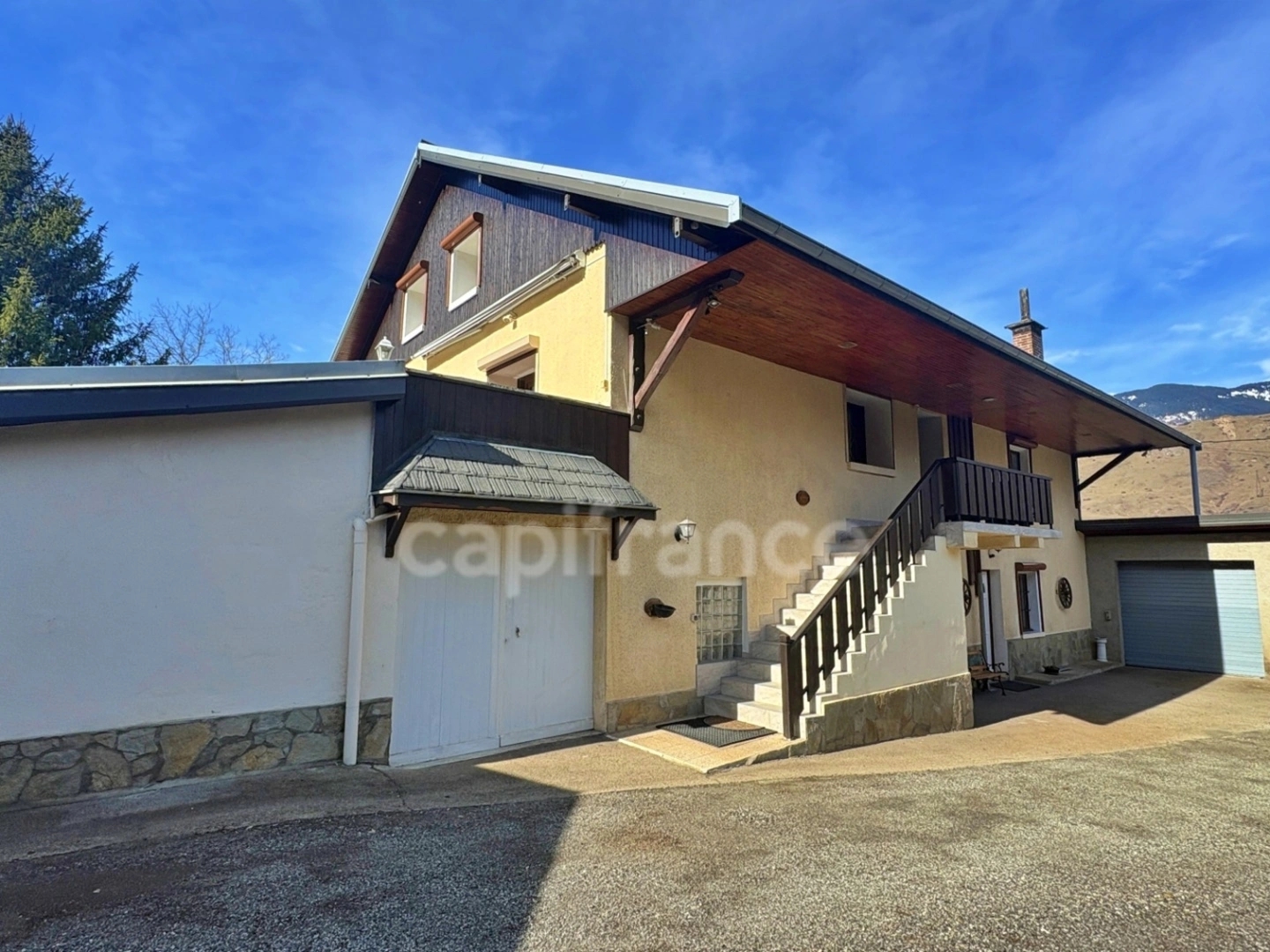 Maison 8 pièces 210 m²