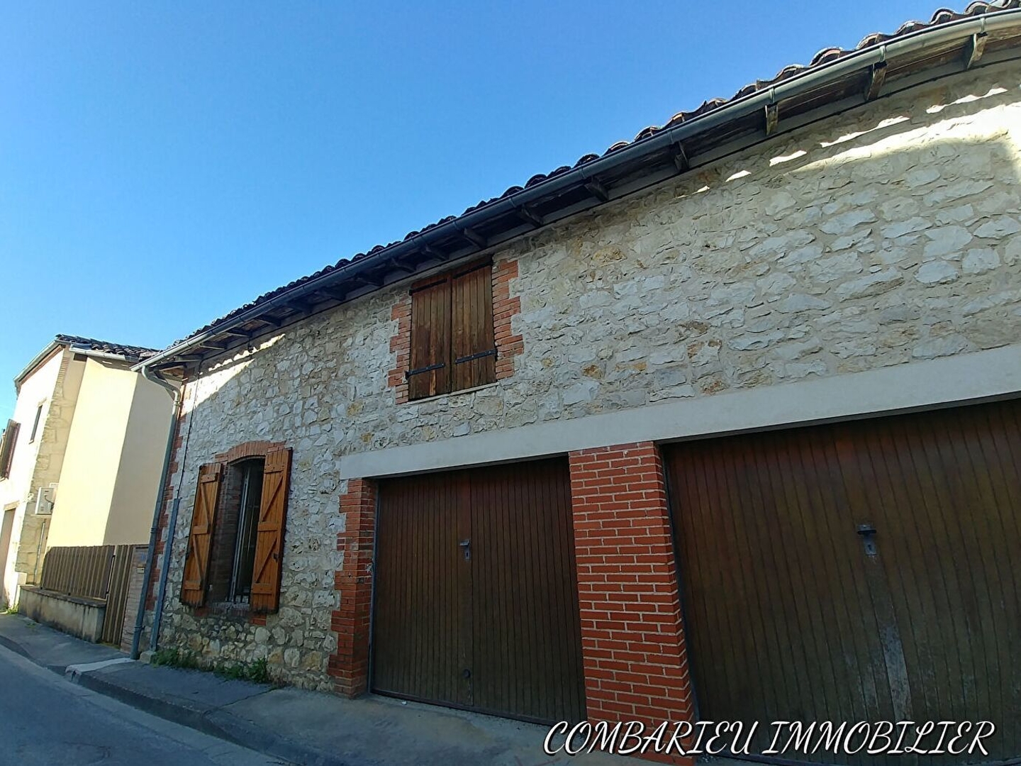 Appartement + 2 garages + dépendance , au centre de Caussade. Superbe projet !