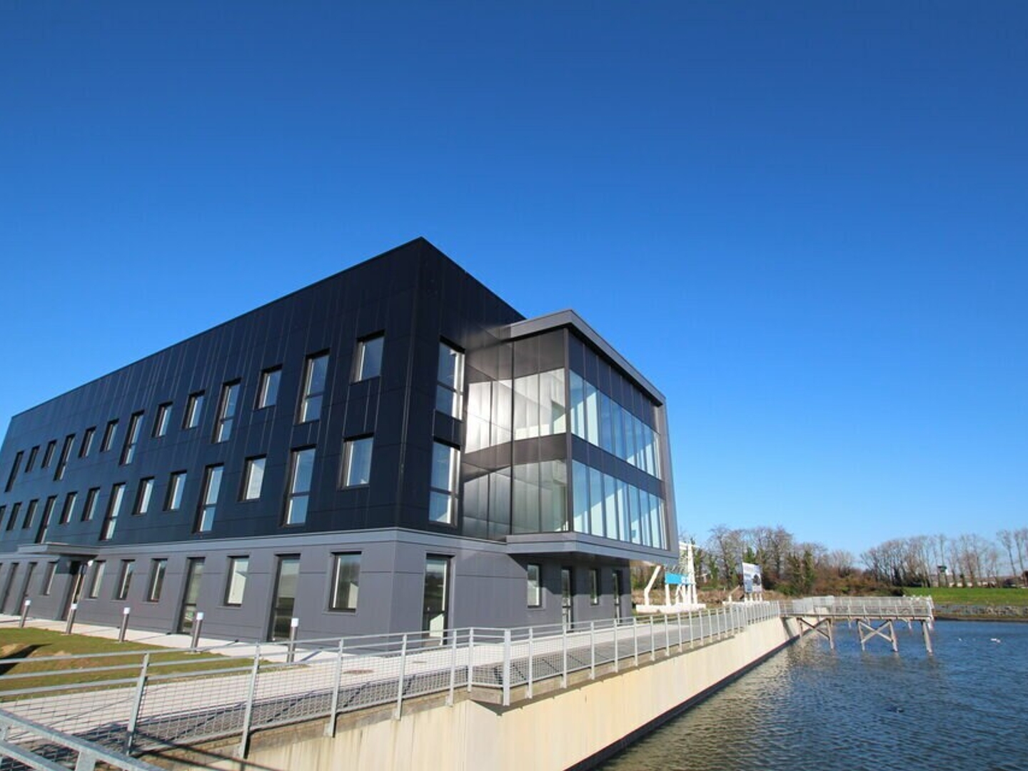 BUREAUX A VENDRE