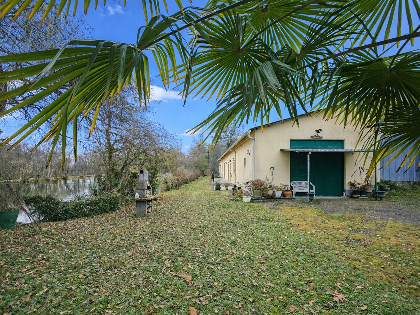 Maison à vendre - 4 pièces - 137m2 - Thiviers (24800)