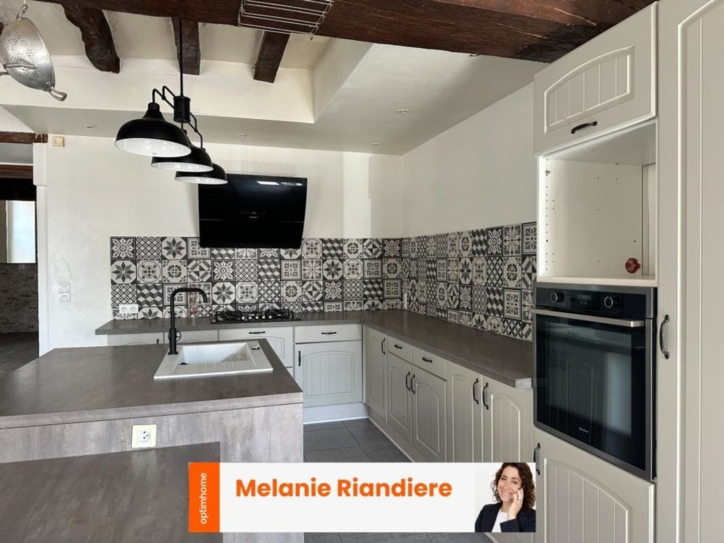 Maison à vendre - 7 pièces - 188m2 - Courcelles-La-Forêt (72270)