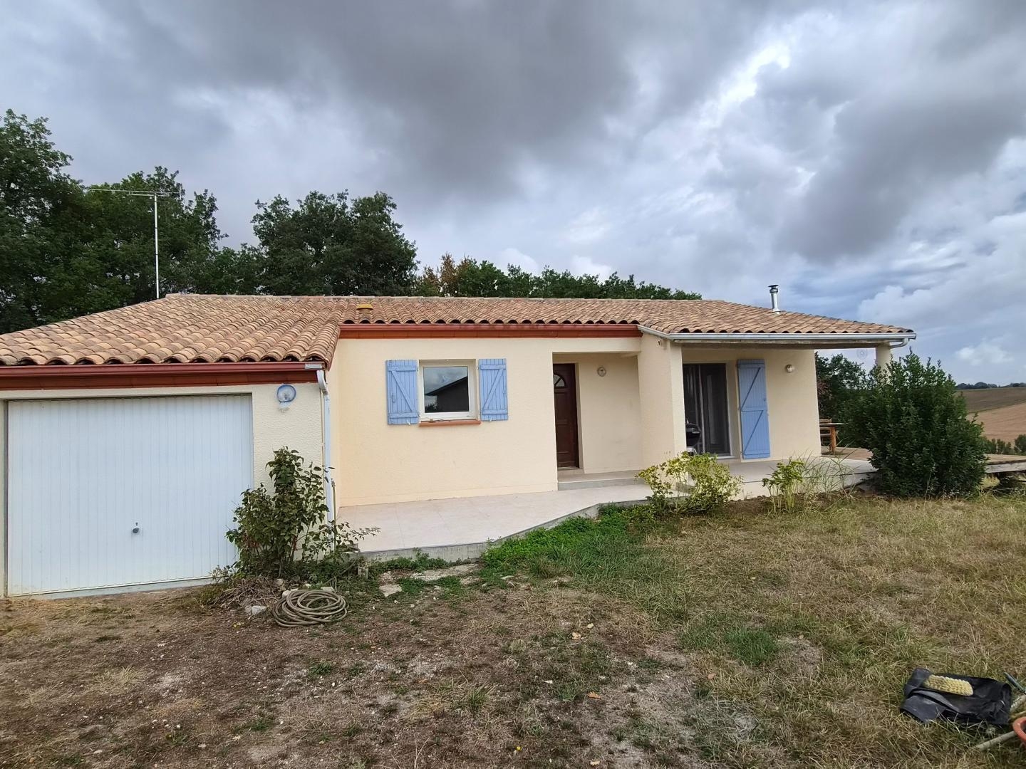 Maison 96 m2 - 3 chambres - Terrasse - garage - 1938 m2 de terrain