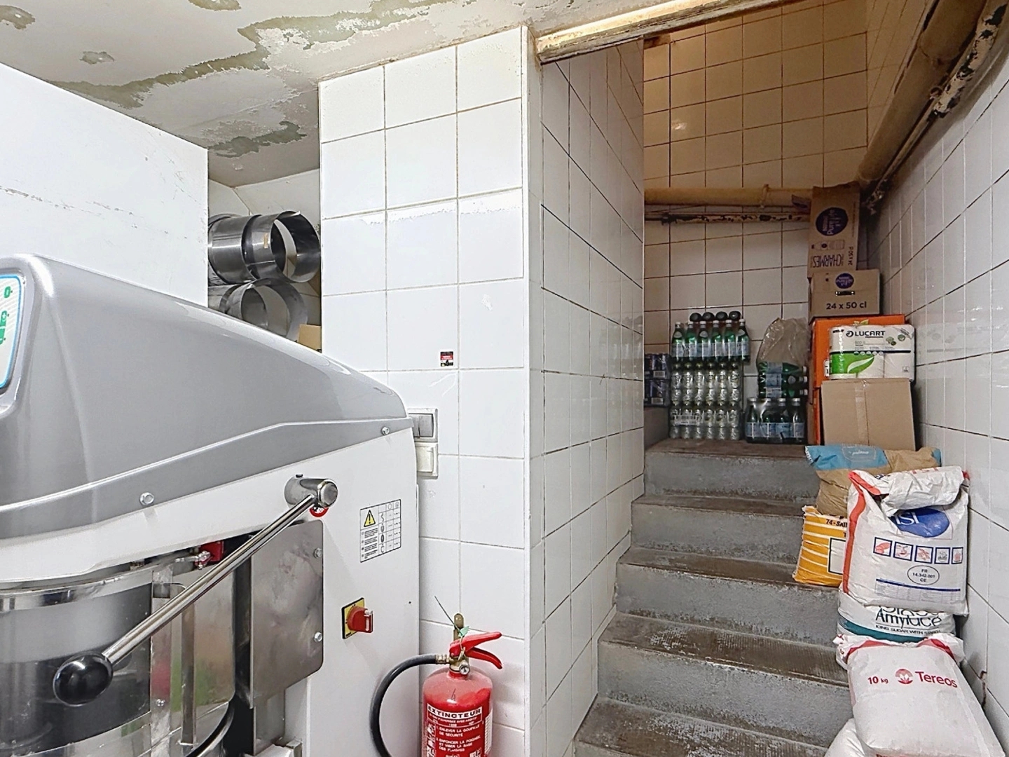 Magasin à vendre - 3 pièces - Collonges-Sous-Sa... (74160)