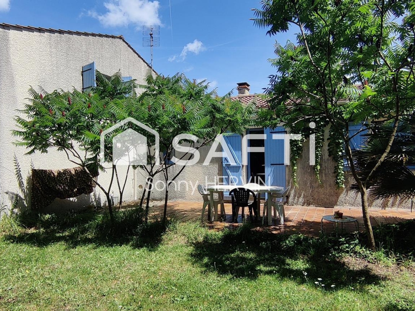 Maison 3 pièces avec joli jardin