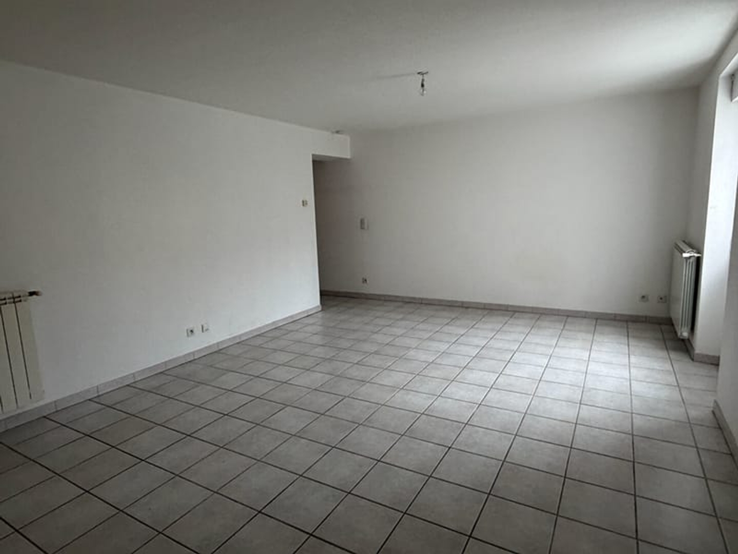 Immeuble à vendre - 9 pièces - 171m2 - Saint-Ambroix (30500)