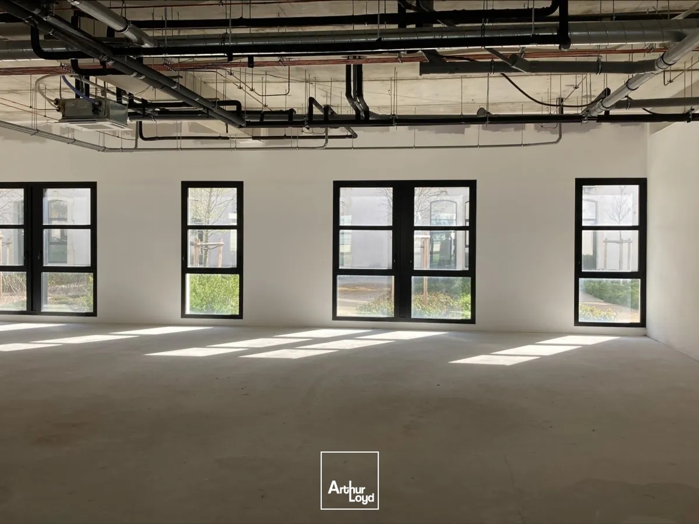 Locaux à vendre - 1010m2 - Soissons (02200)
