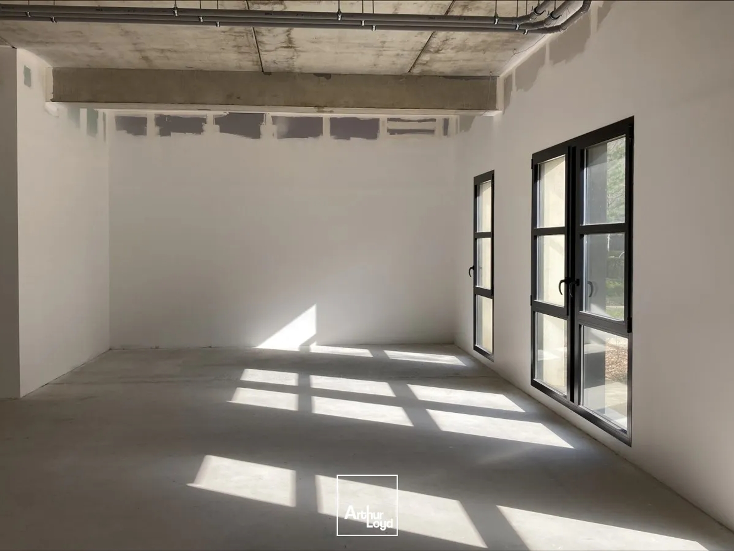 Locaux à vendre - 1010m2 - Soissons (02200)