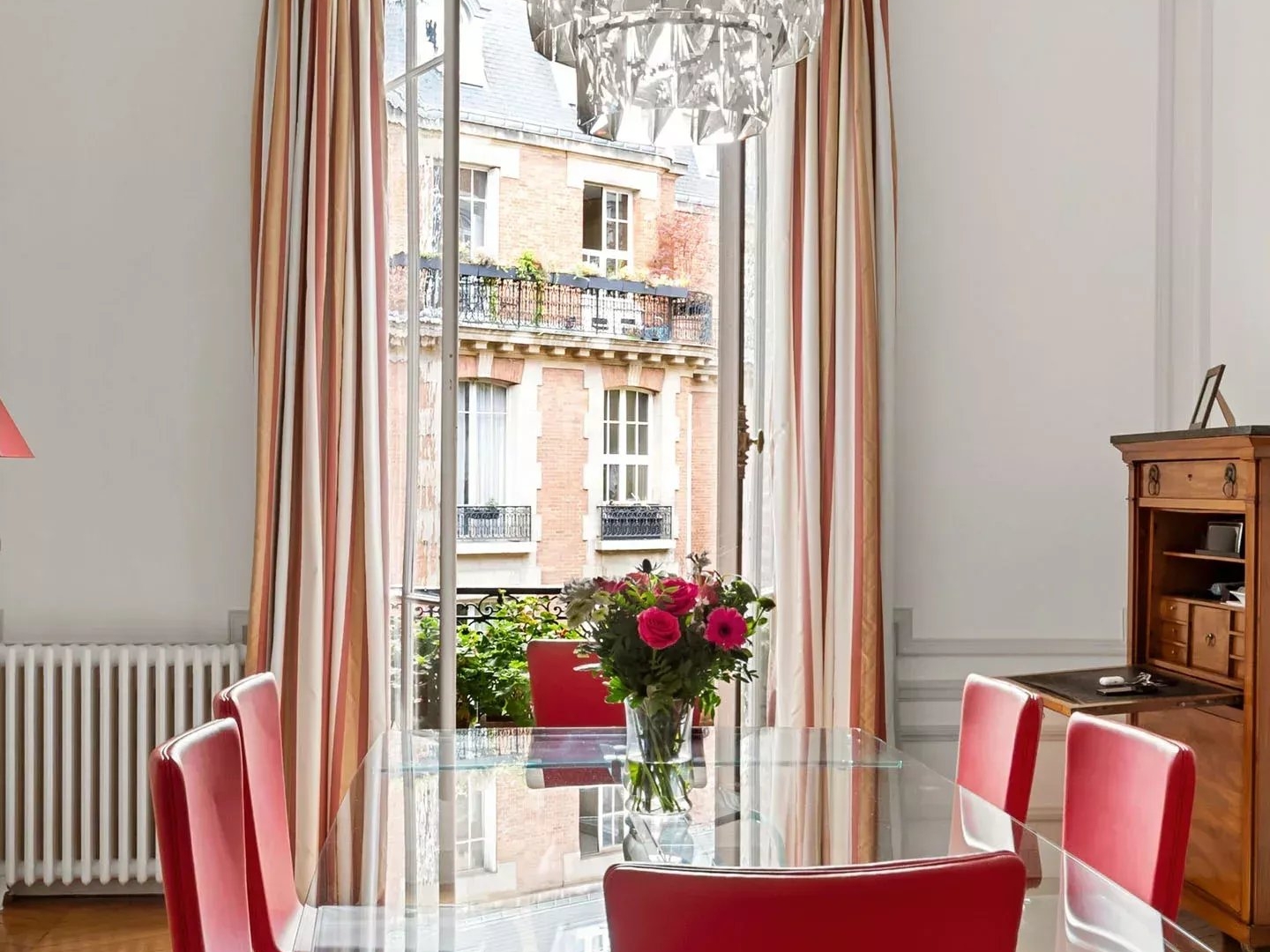 Paris XVIIe - Avenue Niel - Etage élevé
