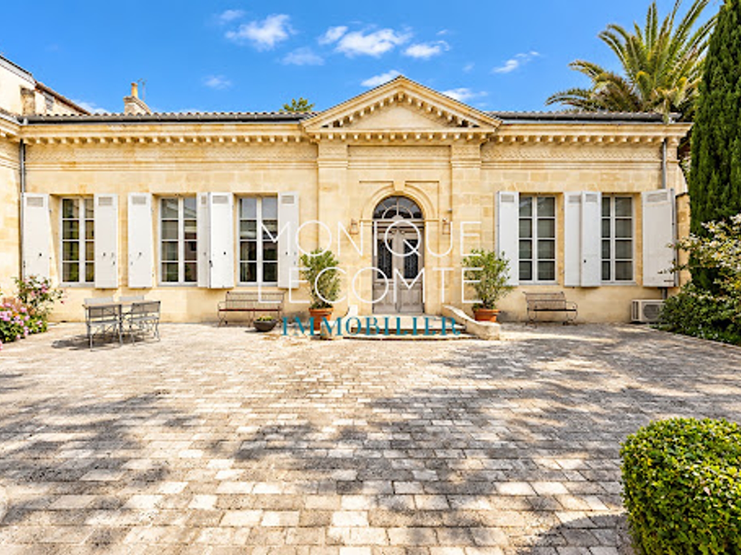Maison 7 pièces 260 m²