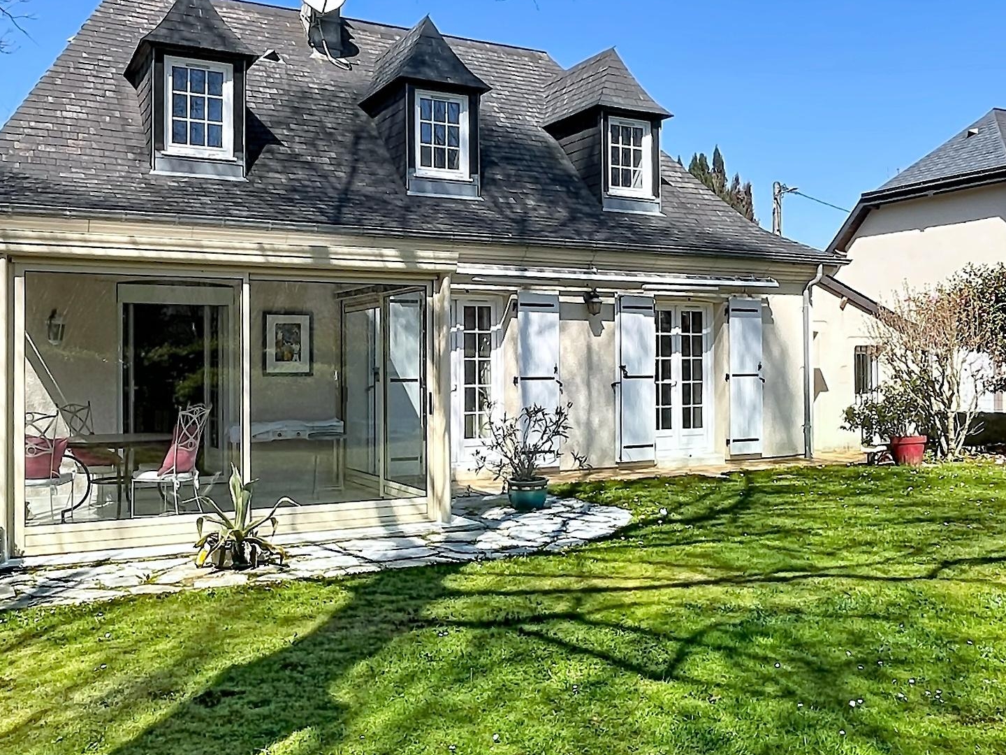 Maison à vendre - 6 pièces - 108m2 - Izeste (64260)