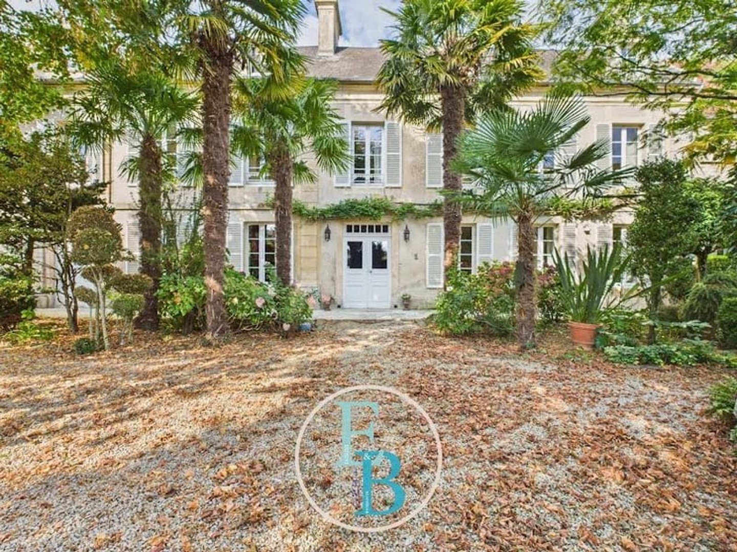 Maison 11 pièces 405 m²