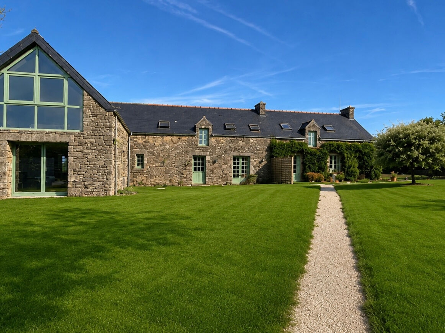 Propriété de charme en pierre avec piscine, gîte indépendant et plus de 3 hectares à Saint-Barthélemy